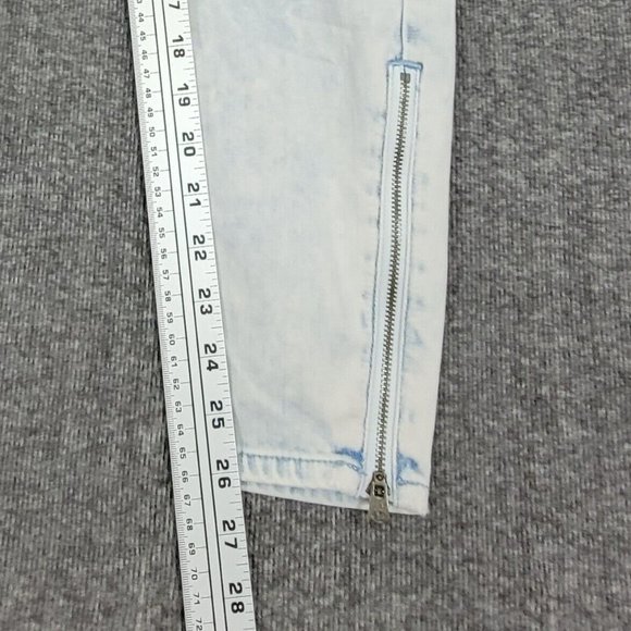 Abercrombie & Fitch Jeans Womens 32x26 Blue Tapered Ankle Zips Distressed Crop - Picture 6 of 13